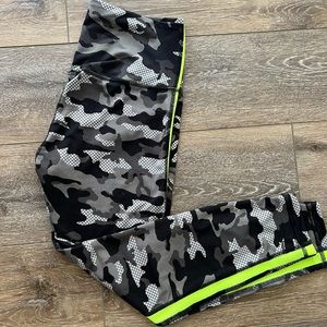 ✨NWOT Leggings ✨